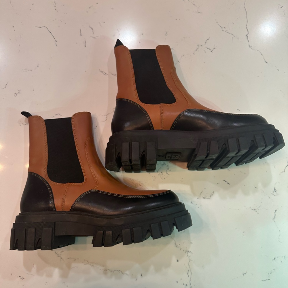 Marc Fisher lug sole Chelsea boot